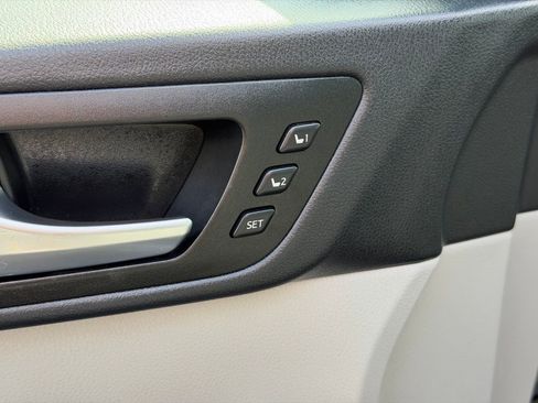 Used 2019 Toyota Highlander Limited Platinum image 13