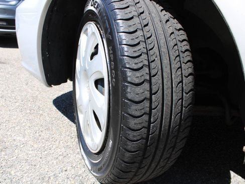 Used 2002 Toyota Corolla LE FWD image 17