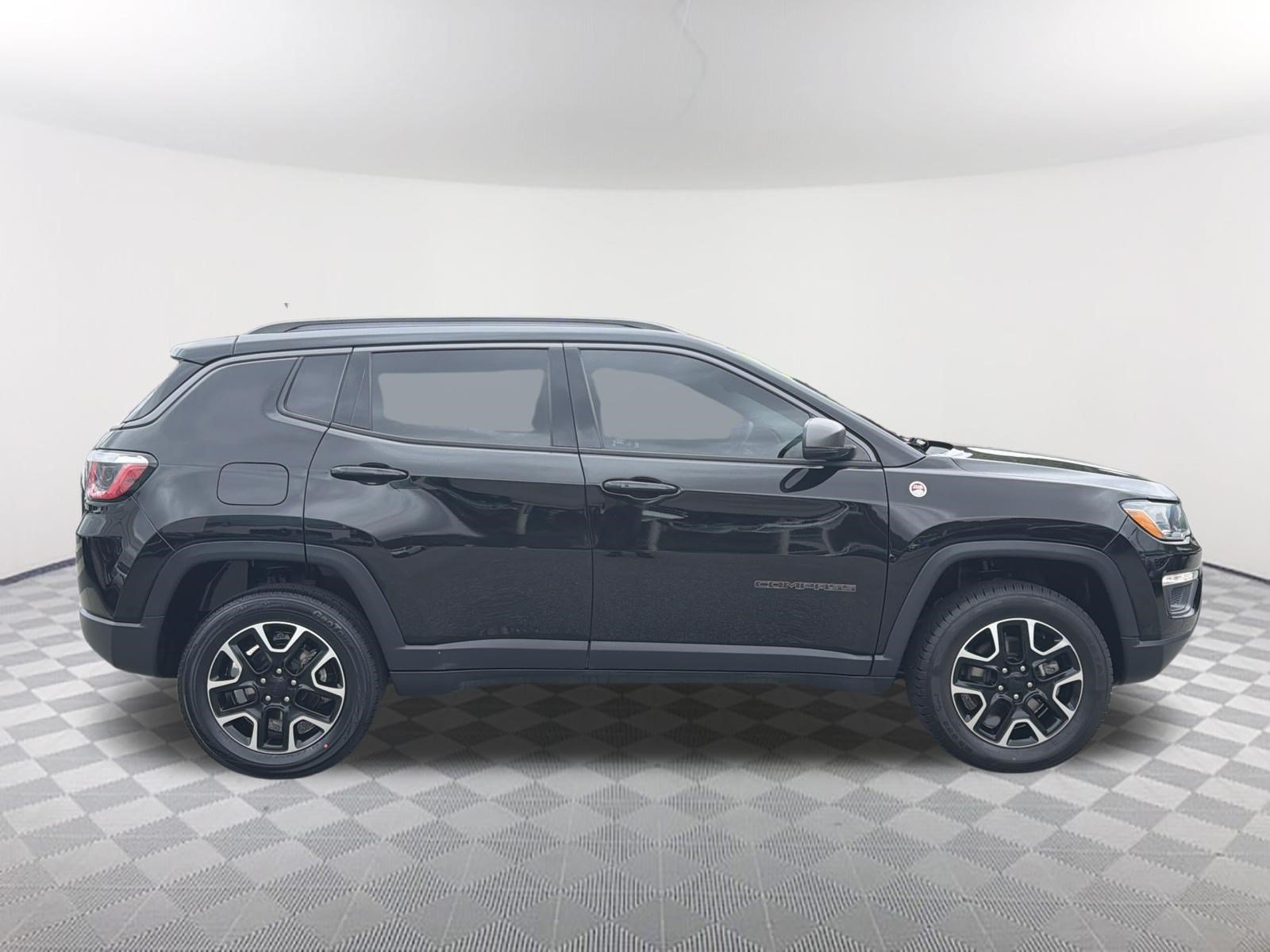 Used 2020 Jeep Compass Trailhawk AWD/4WD image 17