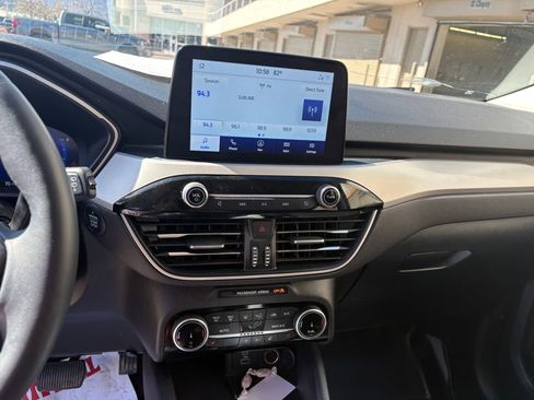 Used 2022 Ford Escape SEL w/ Technology Package image 19