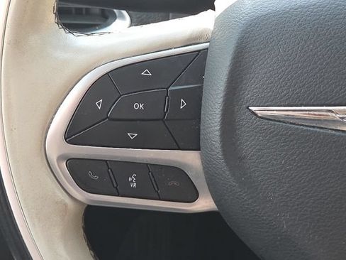 Used 2018 Chrysler Pacifica Limited w/ Advanced Safetytec Group FWD image 43