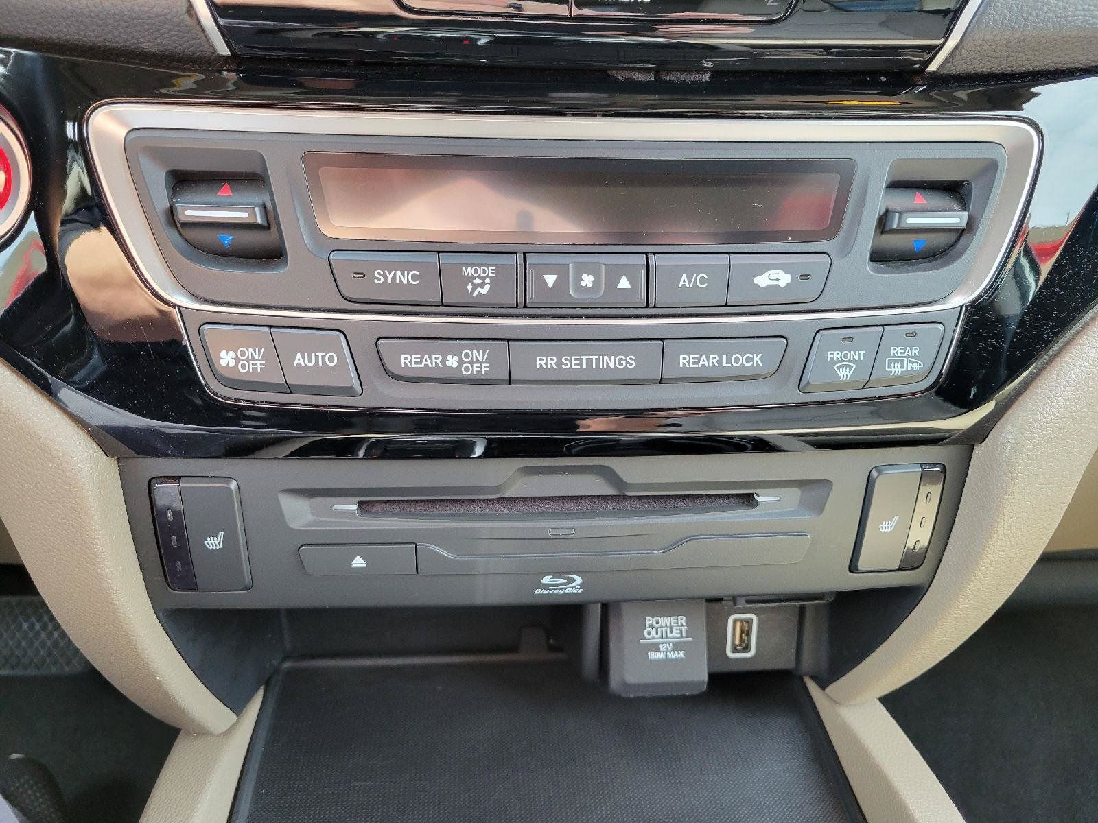 Used 2020 Honda Pilot Touring image 22