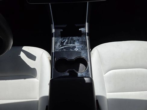Used 2021 Tesla Model Y 2WD image 15