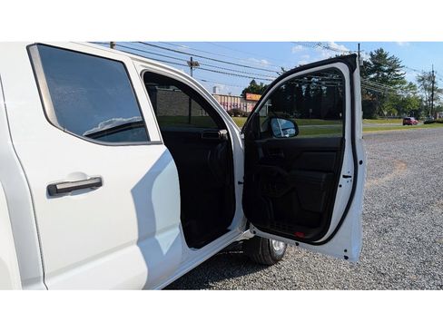 Used 2024 Toyota Tacoma SR image 10