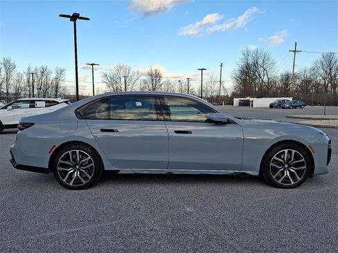 Certified 2023 BMW 760i xDrive image 10