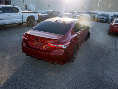 Used 2020 Toyota Camry SE image 7