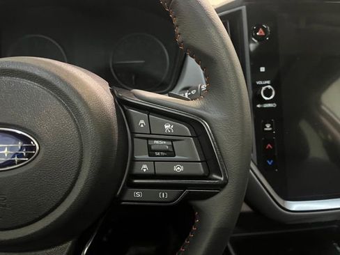 Certified 2025 Subaru Crosstrek 2.5i Limited w/ Crosstrek Mirror Package image 17