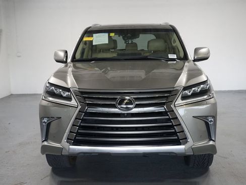 Used 2020 Lexus LX 570 4WD w/ Luxury Package image 2
