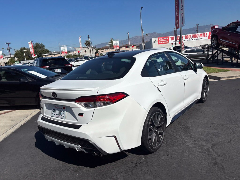 Used 2022 Toyota Corolla SE w/ SE Premium Package FWD image 4