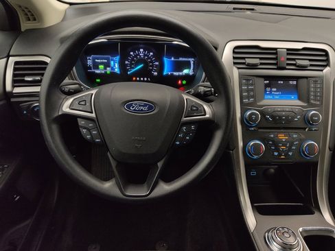 Used 2018 Ford Fusion SE image 22