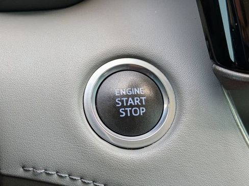 Used 2020 Toyota Highlander XLE FWD image 20