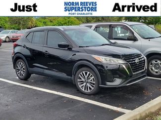 Used 2023 Nissan Kicks SV image 1