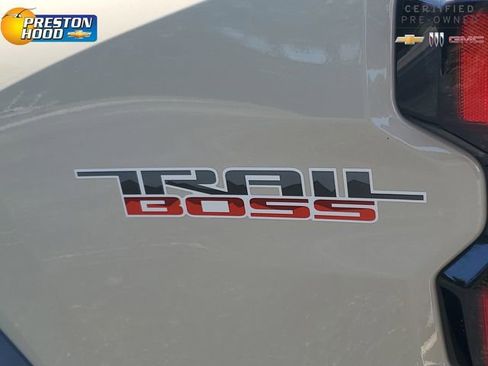 Used 2023 Chevrolet Colorado Trail Boss w/ Technology Package AWD/4WD image 10