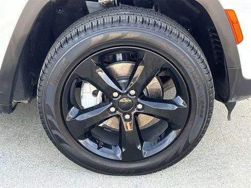 New 2025 Jeep Grand Cherokee Limited w/ Black Appearance Package image 11