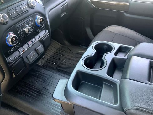 Used 2020 GMC Sierra 1500 Elevation w/ Elevation Value Package image 17