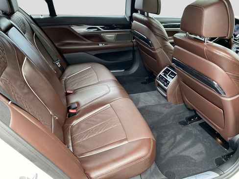 Used 2022 BMW 750i xDrive w/ Executive Package AWD/4WD image 24