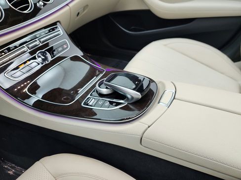 Used 2019 Mercedes-Benz E 300 image 19
