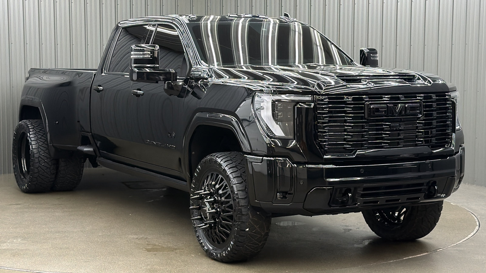 Used 2025 GMC Sierra 3500 Denali Ultimate AWD/4WD image 7