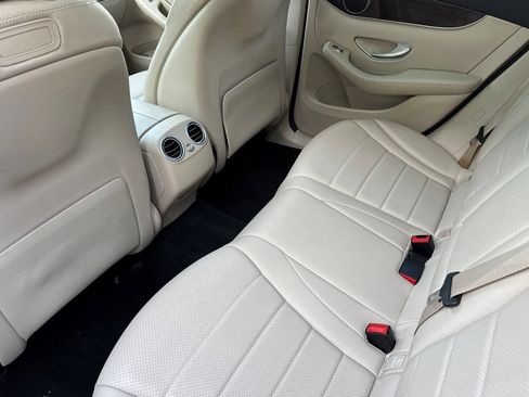 Used 2019 Mercedes-Benz GLC 300 image 12
