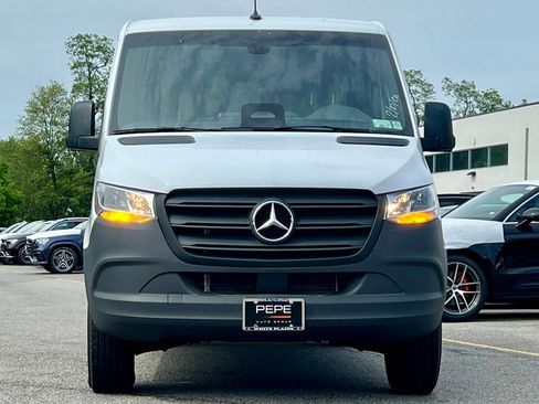 Used 2025 Mercedes-Benz Sprinter 2500 image 2