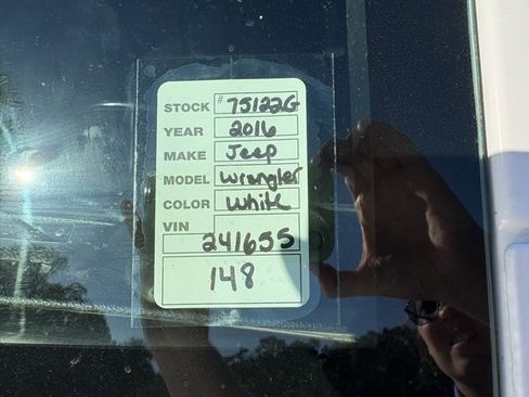 Used 2016 Jeep Wrangler Unlimited Rubicon w/ Connectivity Group image 35