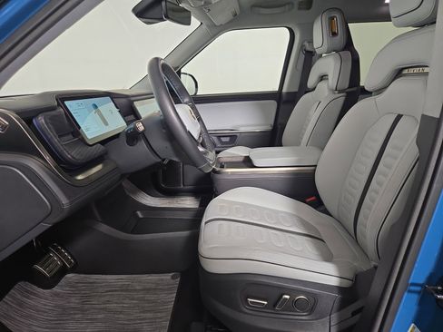 Used 2023 Rivian R1S Adventure AWD/4WD image 20