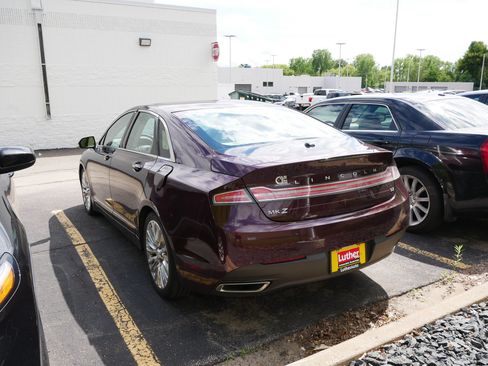 Used 2013 Lincoln MKZ FWD image 4