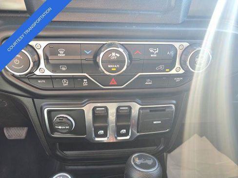 Certified 2022 Jeep Wrangler Sport AWD/4WD image 15