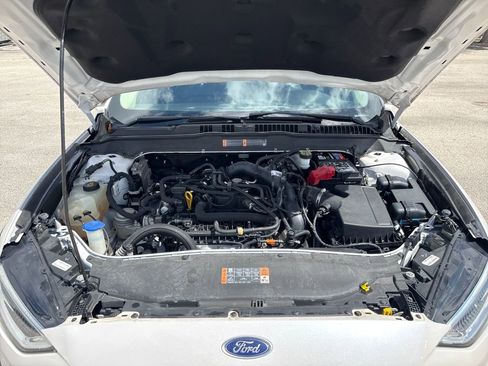 Used 2018 Ford Fusion SE w/ Fusion SE Technology Package image 26