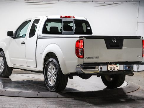 Used 2021 Nissan Frontier SV RWD image 2