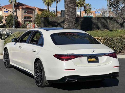 Used 2021 Mercedes-Benz S 580 4MATIC Sedan w/ AMG Line image 24