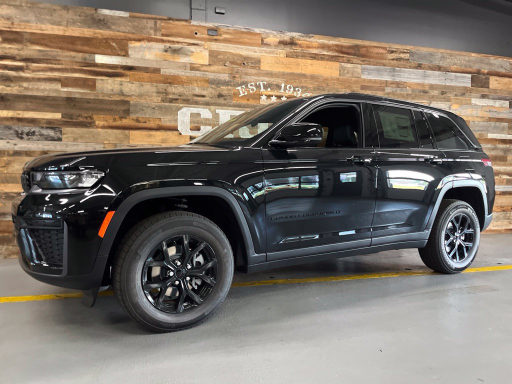 New 2026 Jeep Grand Cherokee Altitude AWD/4WD image 14