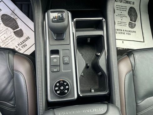Used 2023 Nissan Pathfinder Platinum AWD/4WD image 24