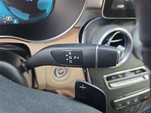 Used 2022 Mercedes-Benz GLC 300 4MATIC image 22