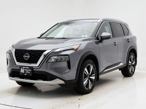 Used 2023 Nissan Rogue Platinum w/ Platinum Premium Package image 2