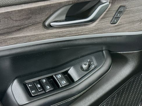 Used 2023 Jeep Grand Cherokee L Limited w/ Luxury Tech Group II image 15