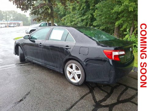 Used 2012 Toyota Camry SE FWD image 8