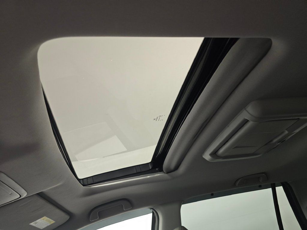 Used 2018 Honda Pilot Touring image 25