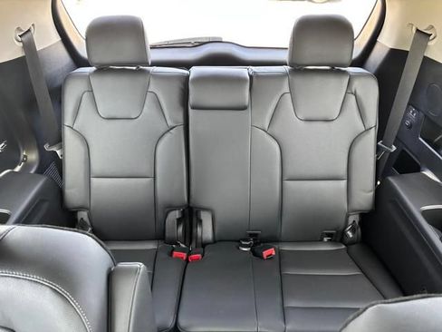 Used 2024 Kia Telluride EX w/ EX Captain's Chair Package AWD/4WD image 17