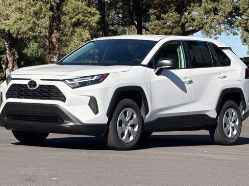 Used 2025 Toyota RAV4 LE AWD/4WD image 8