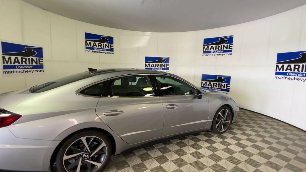 Used 2021 Hyundai Sonata SEL Plus w/ Tech Package FWD image 2