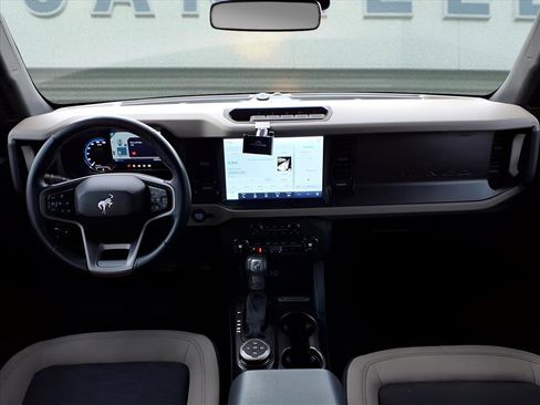 Used 2023 Ford Bronco Wildtrak image 20