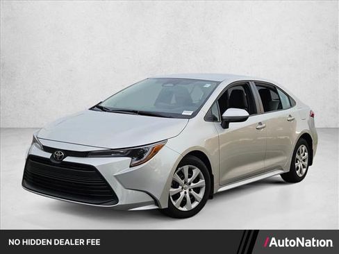 Used 2025 Toyota Corolla LE FWD image 1