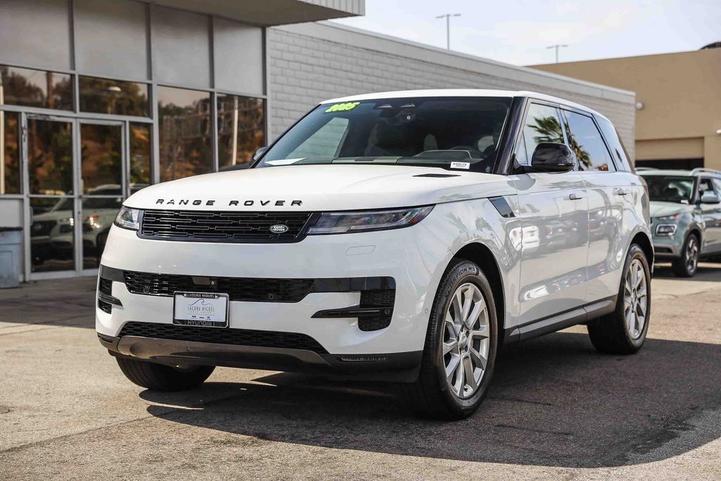 Used 2025 Land Rover Range Rover Sport SE AWD/4WD image 3