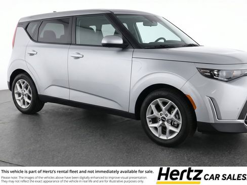 Used 2025 Kia Soul LX w/ LX Technology Package FWD image 1