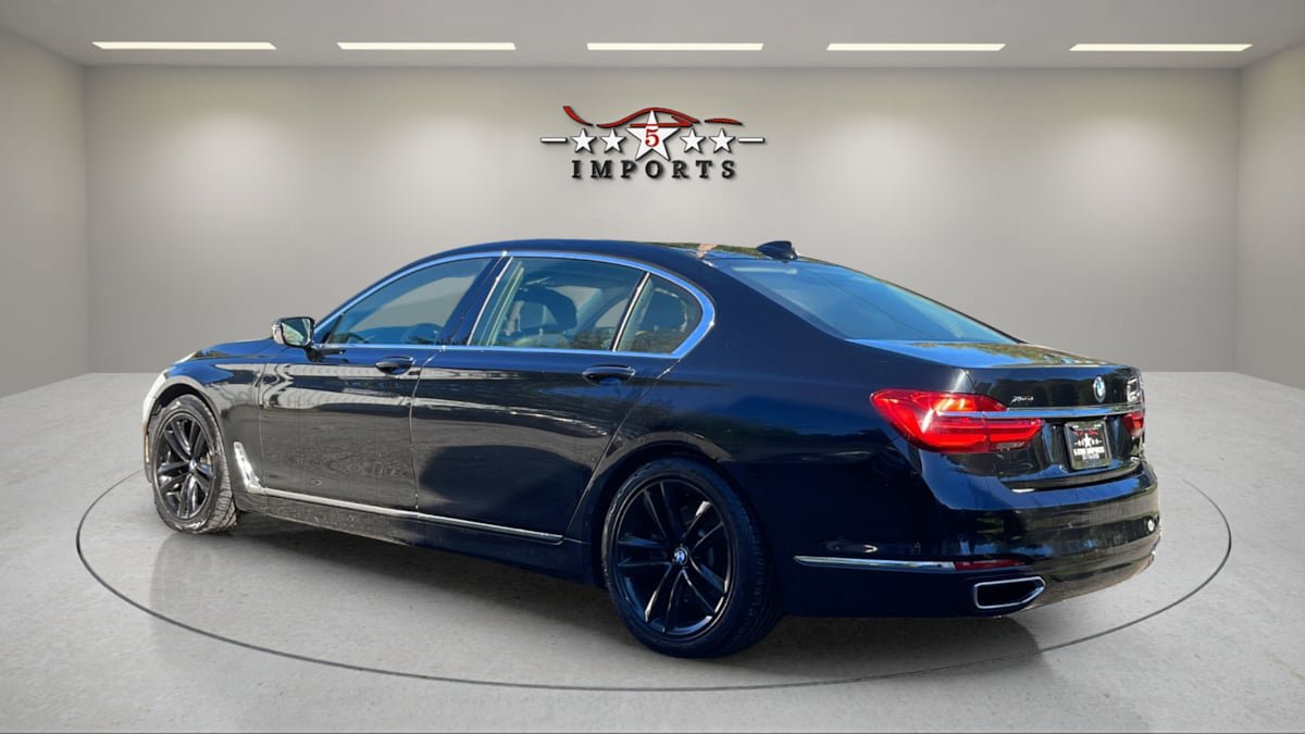 Used 2017 BMW 750i xDrive AWD/4WD image 3