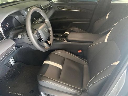Used 2026 Toyota Camry SE w/ Convenience Package FWD image 6