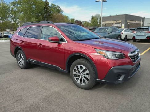 Certified 2022 Subaru Outback Premium AWD/4WD image 2