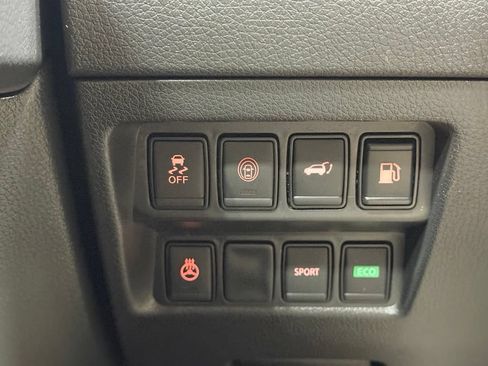 Used 2018 Nissan Rogue SL FWD image 25