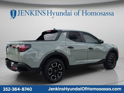 Used 2024 Hyundai Santa Cruz SE AWD/4WD image 4